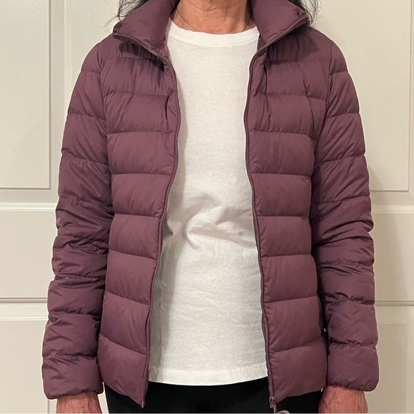 Uniqlo Ultralight Down Jacket in Wine (Japan size M) - Picture 11 of 11
